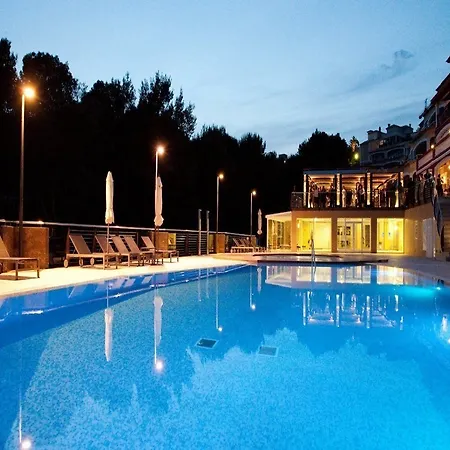 Bahia Aparthotel 4*